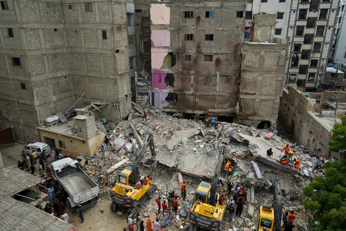 Over 20 Dead in Karachi Building Collapse as Rescue Efforts Continue