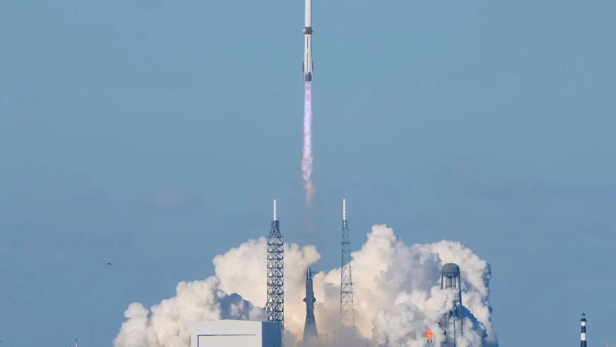 Even Bezos managed to catch the launch rocket