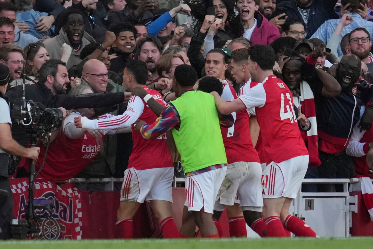 Substitute Martinelli Secures Arsenal Draw Against Man City