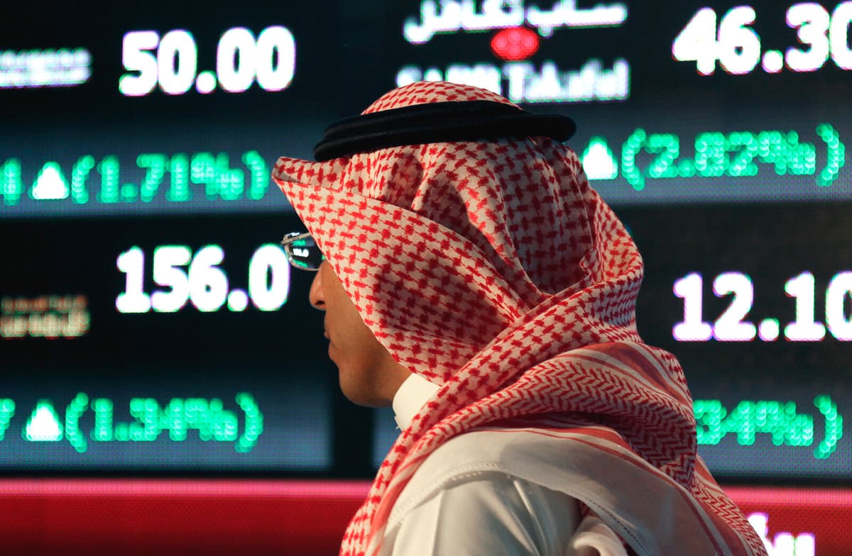 Middle East Stock Markets Plunge Amid Conflict; Israel Sees Gains