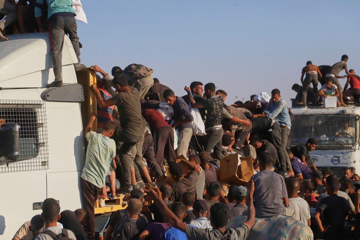 Many Killed in Gaza During Aid Deliveries Amid Israeli Fire