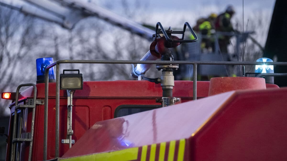 One taken to hospital after major apartment building fire - VMA issued in Hemmanet, south of Sundsvall