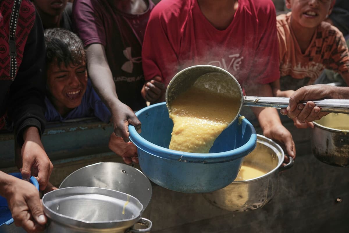Food Shortages Force Gaza Soup Kitchens to Close Amid Blockade
