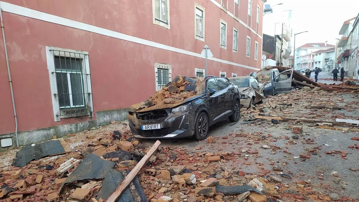 Portugal braces for more rain - 200,000 without power