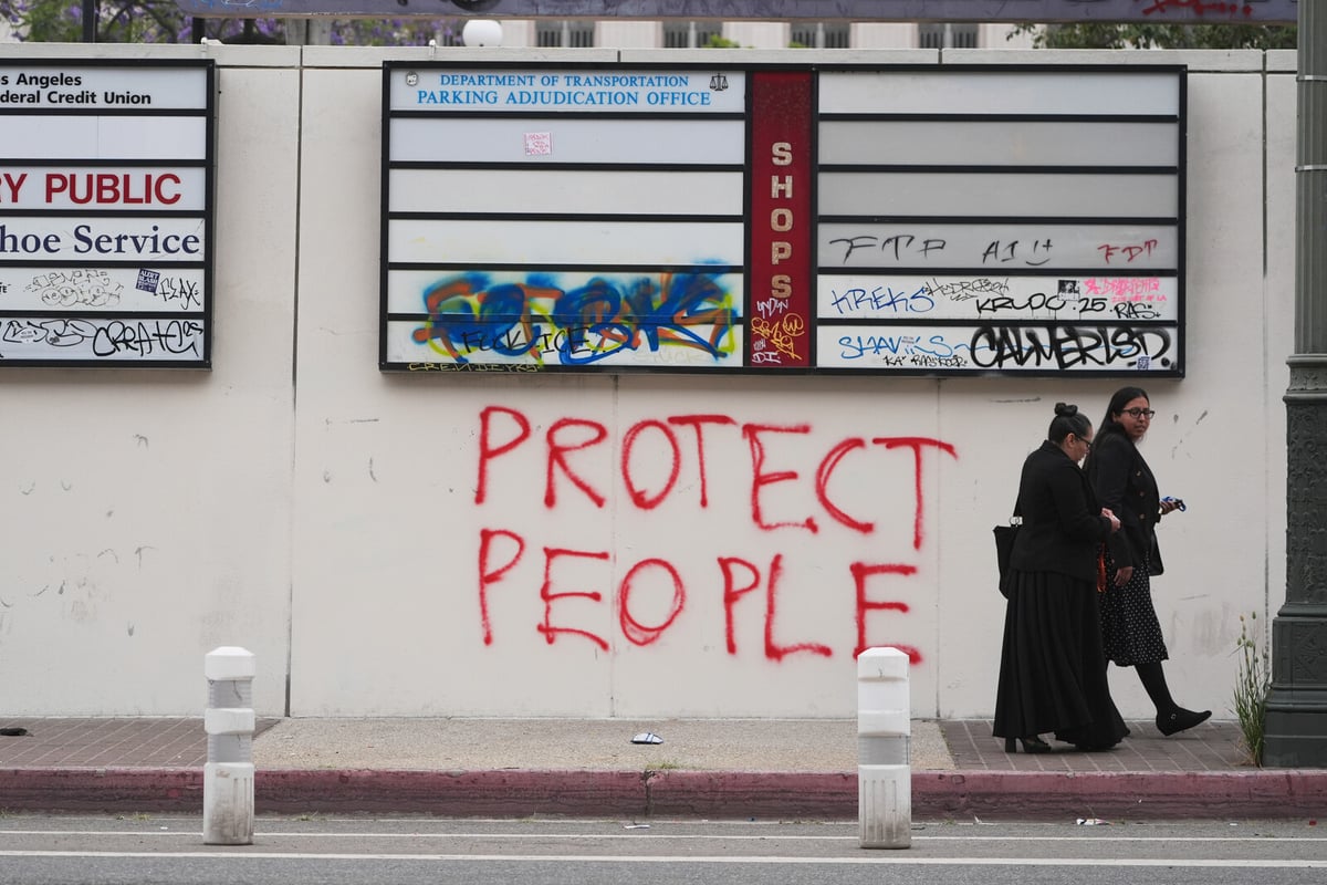 Over 20 Arrested in Los Angeles Amid Curfew During Protests