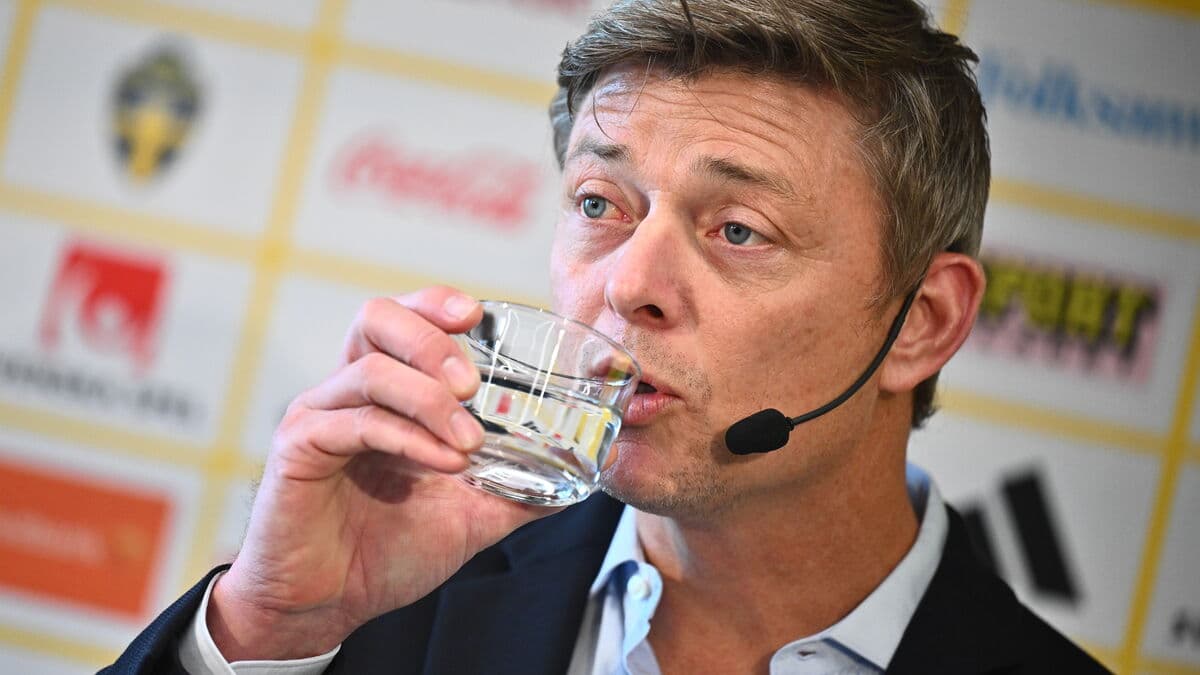 Tomasson Criticizes Olsen for Quitting National Team