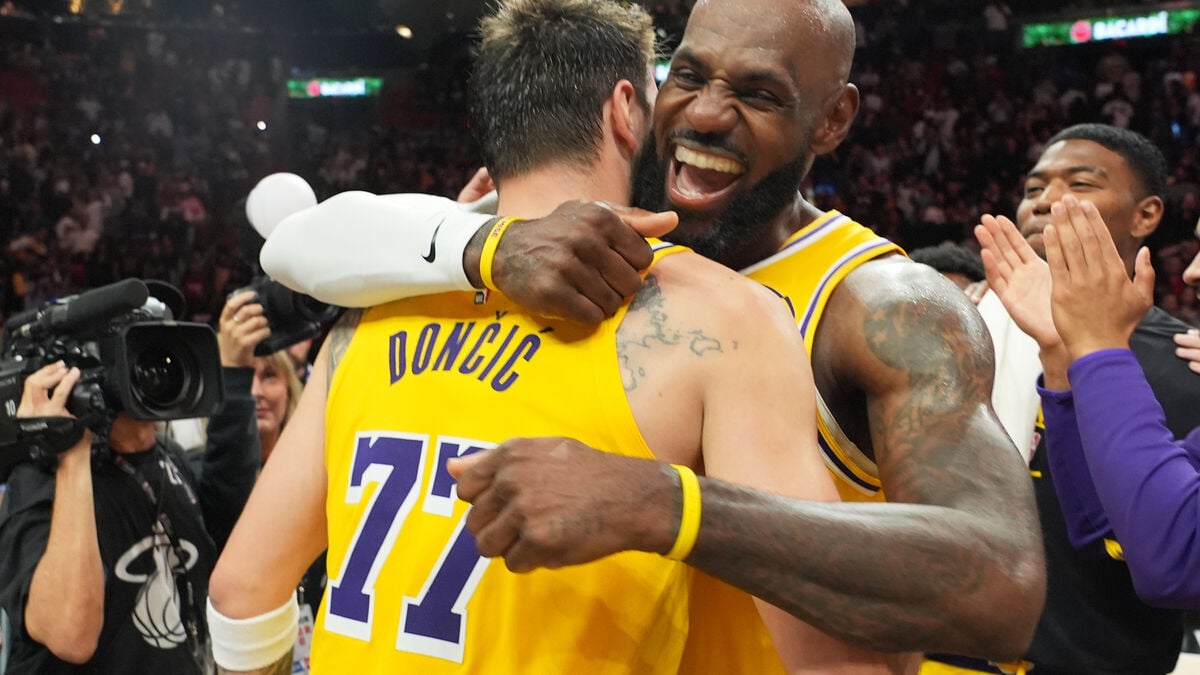 LeBron James ties NBA record for games played as Los Angeles beats Miami