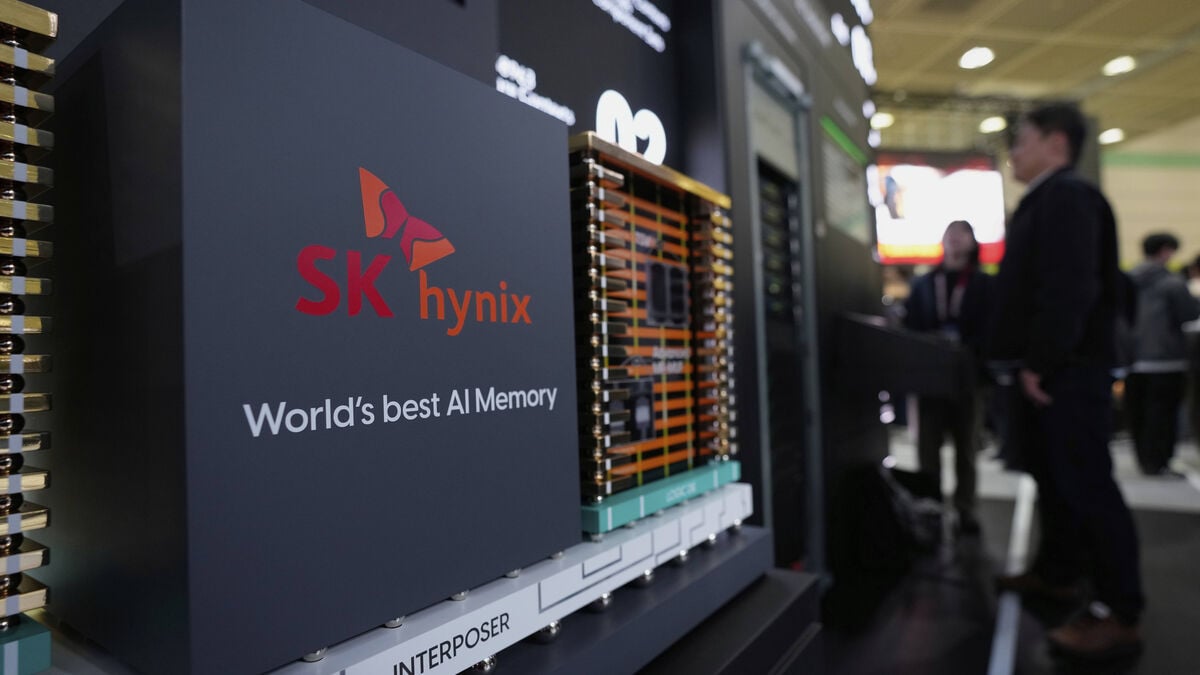 Asian stocks fall as SK Hynix, Samsung sink sharply in South Korea