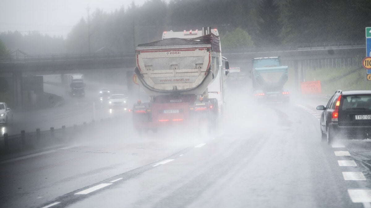 Storm Boelo to bring heavy rain and strong winds as trains are cancelled in Sweden