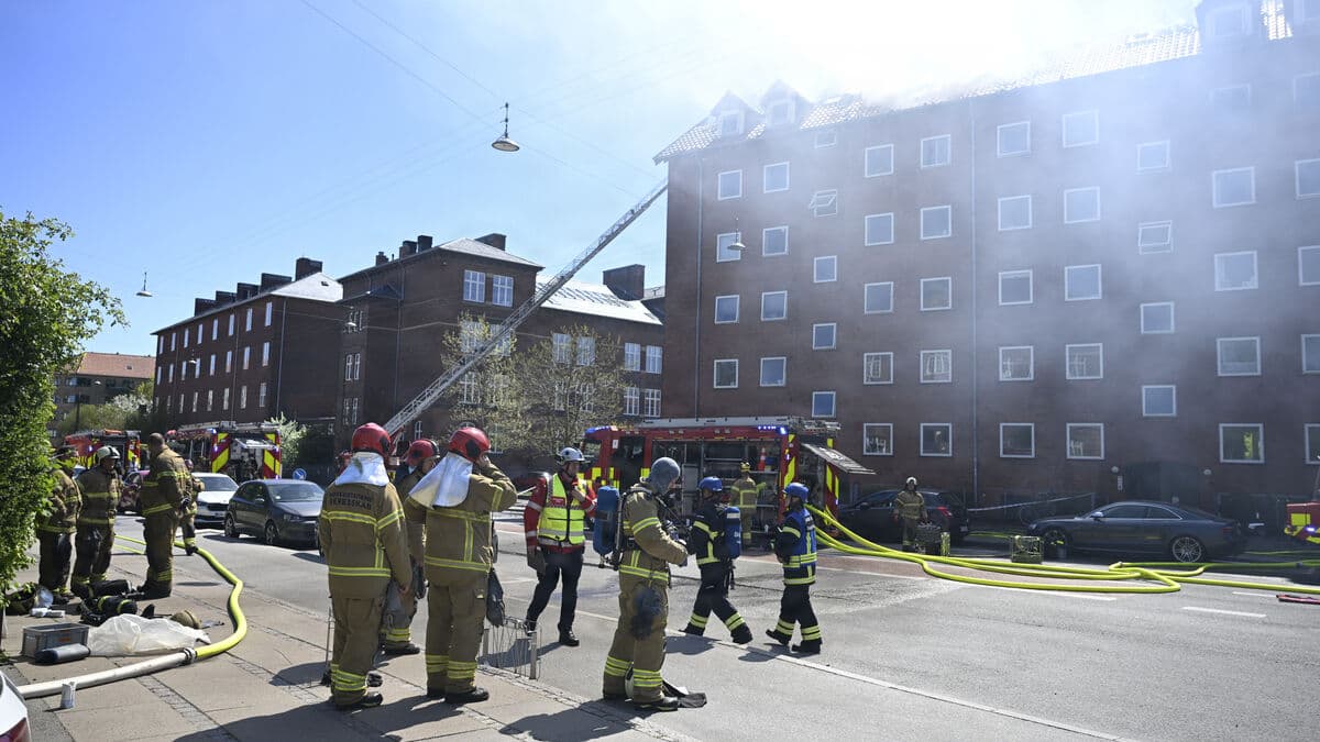 Large roof fire in Copenhagen