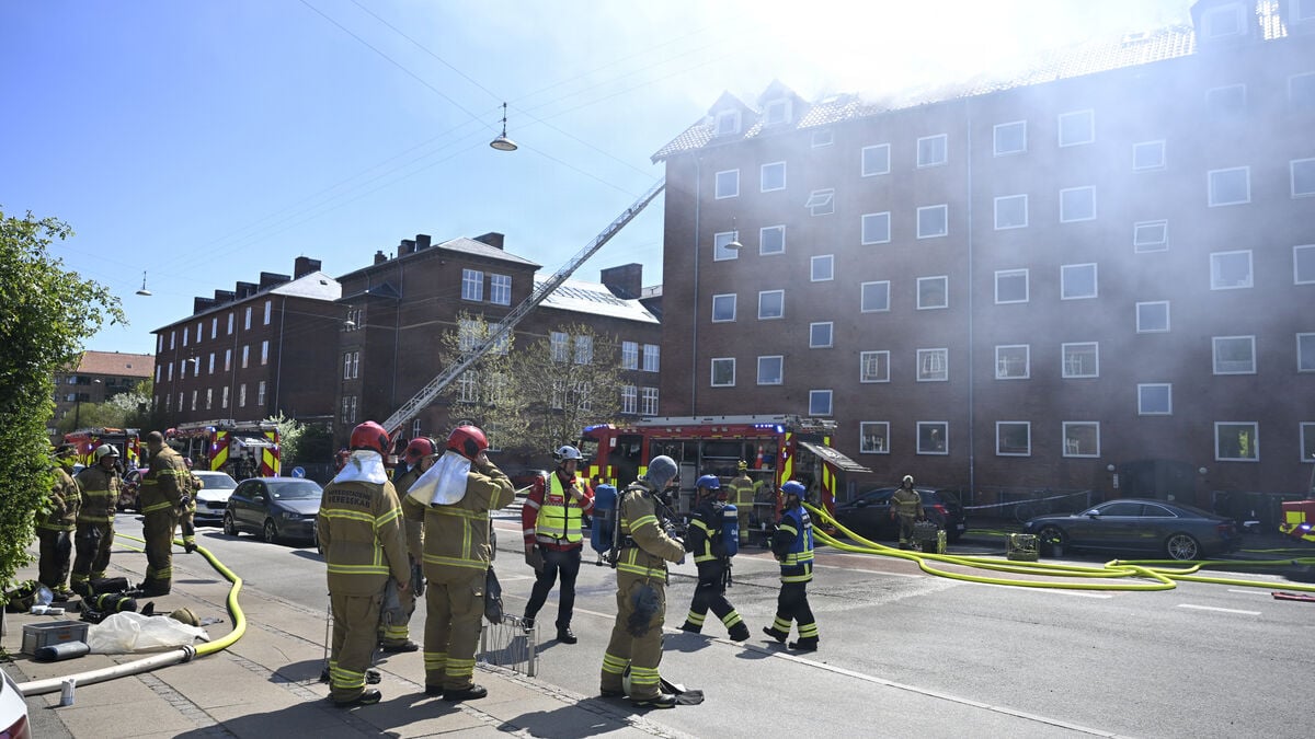 Large roof fire in Copenhagen - 120 evacuated