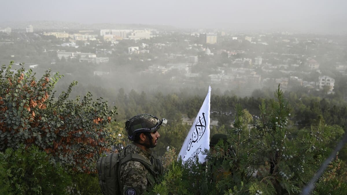 Explosions in Kabul as aircraft heard over the city