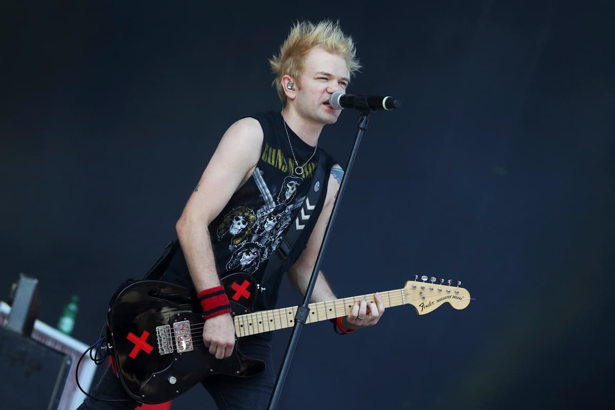 Sum 41 cancels tour ahead of farewell concert