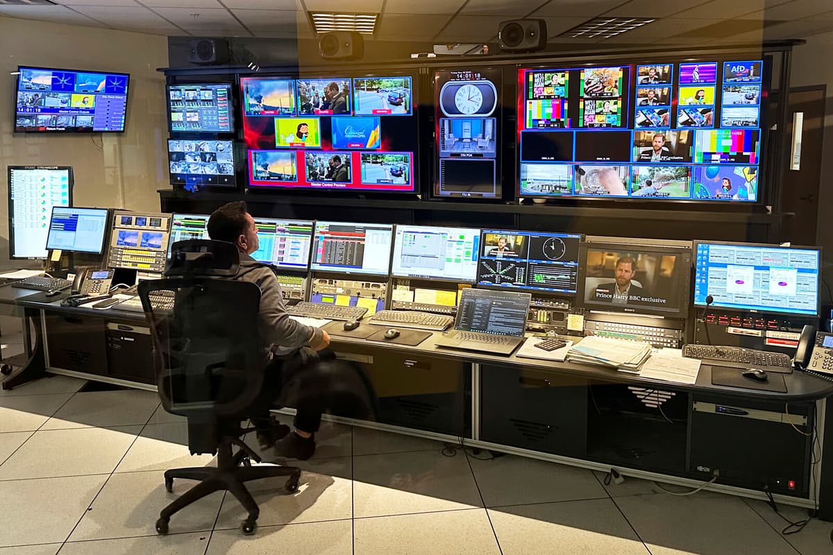 US Public Broadcasting Faces Shutdown as Federal Grants Withdrawn