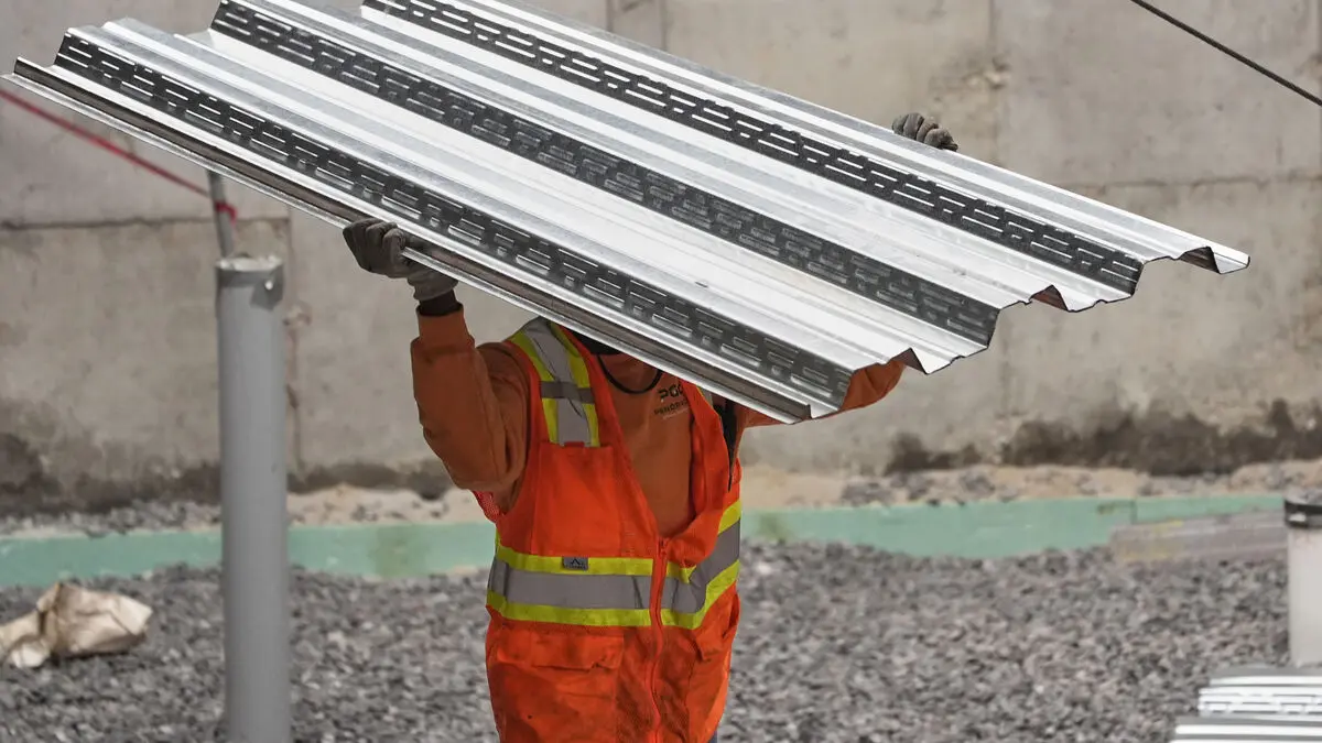 Fewer US jobs than expected, stock futures strengthen