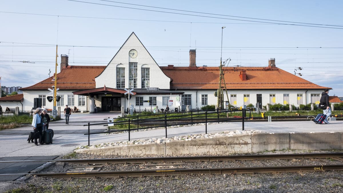 Railway Investment Criticized as 25-Year Plan Falls Short