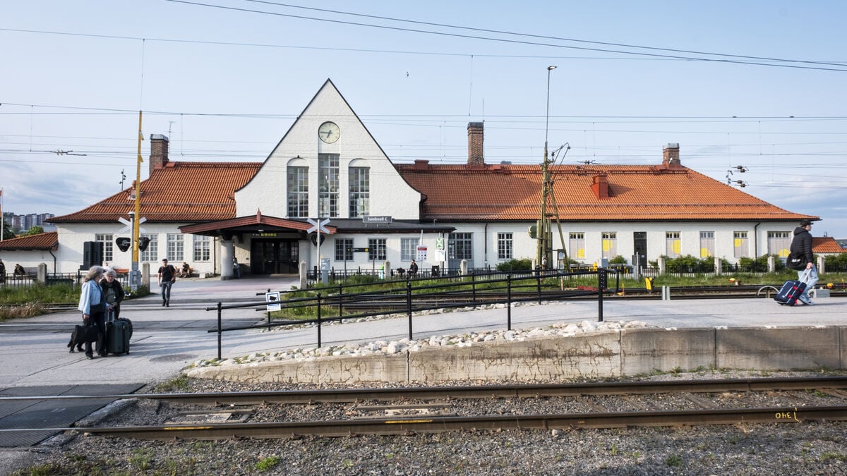 Railway Investment Criticized as 25-Year Plan Falls Short