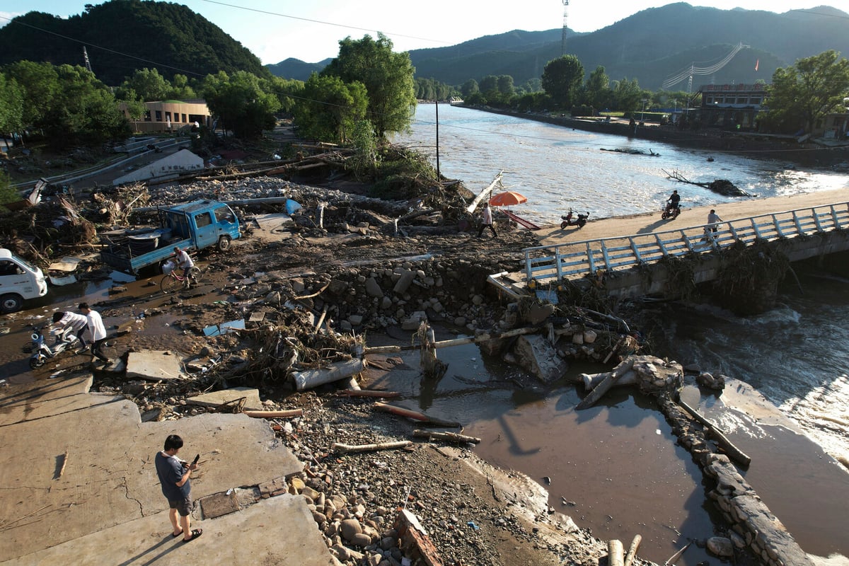 At Least 10 Killed in China Bus Accident Amid Heavy Rainfall