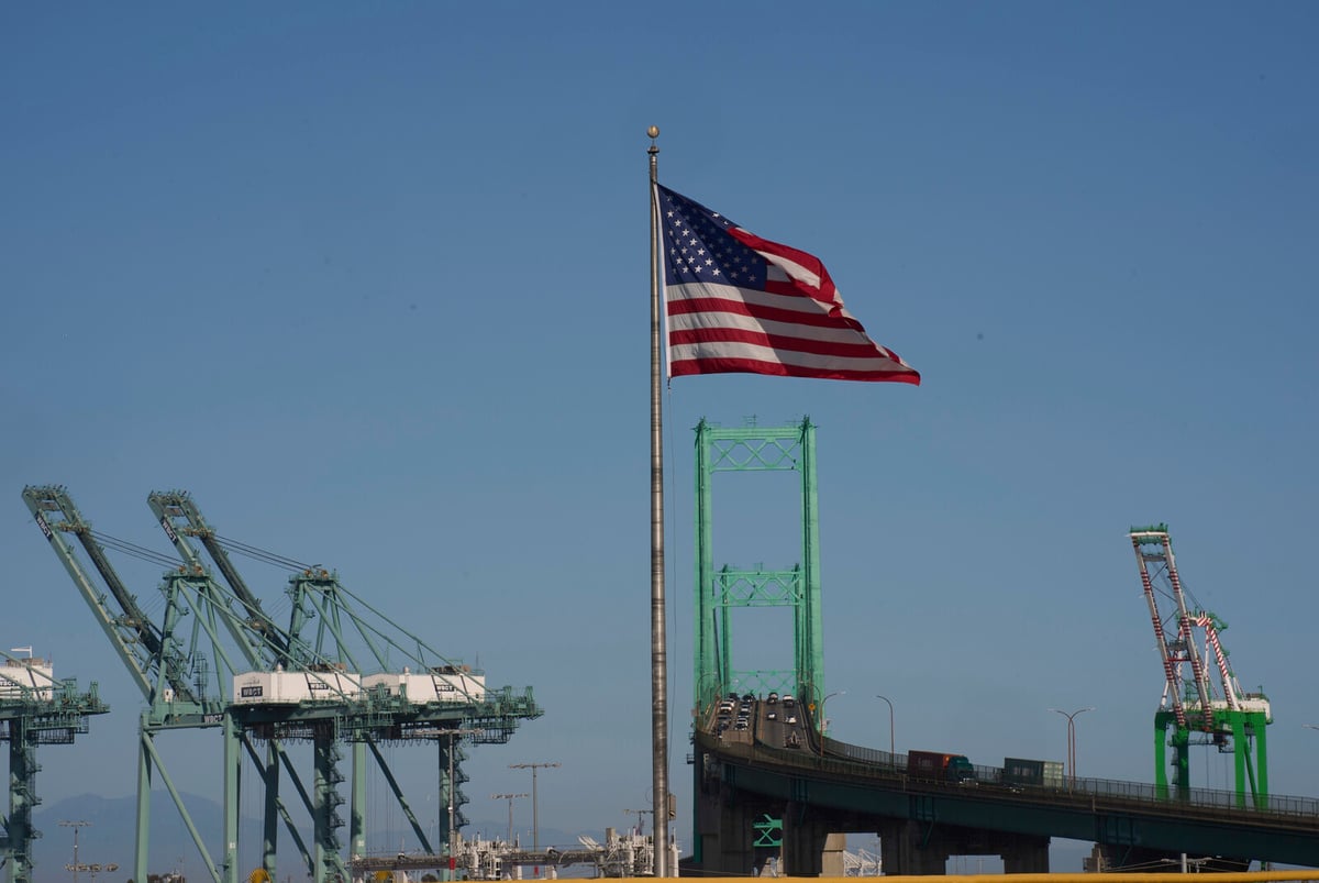 EU and US Face Tariff Talks Deadline Amid Economic Shock Concerns