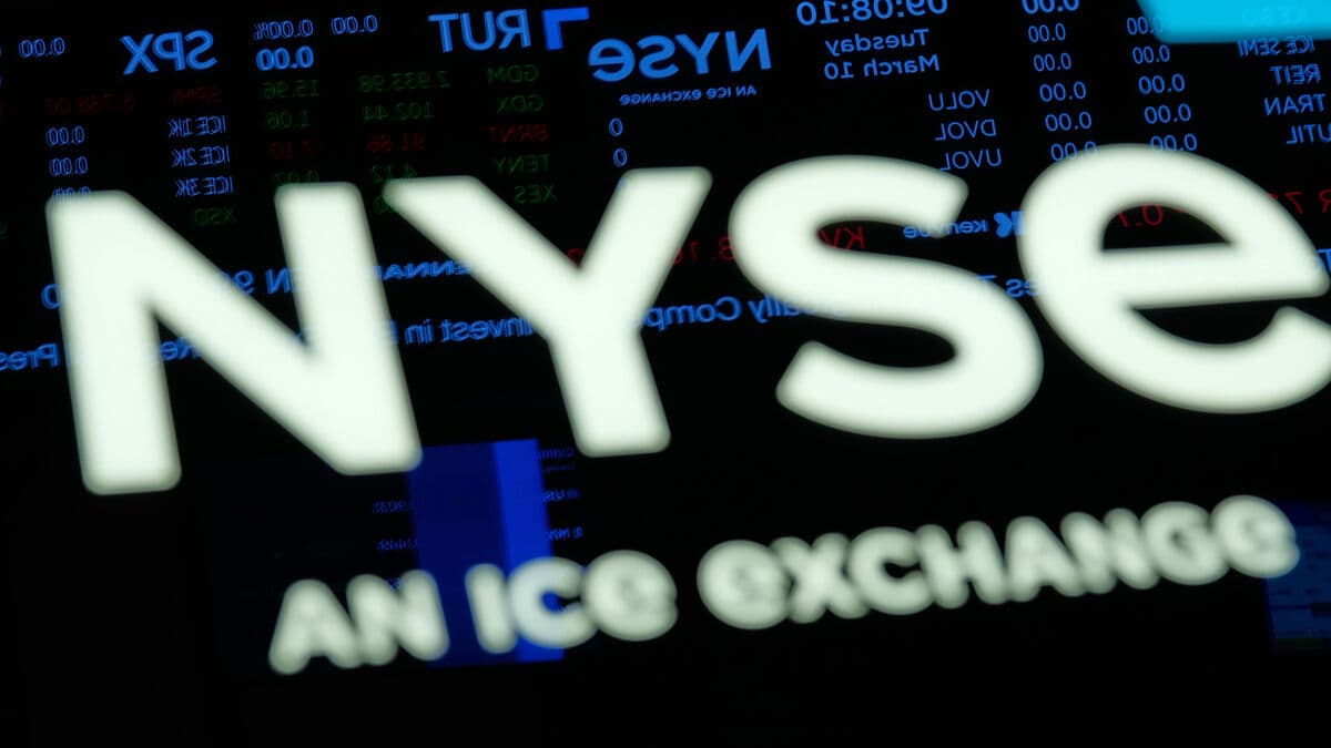 Wall Street fell again as oil retreated and European stock exchanges dropped deeper