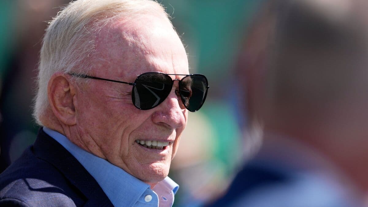 Dallas Cowboys Owner Jerry Jones Fined for Gesture at Jets Game