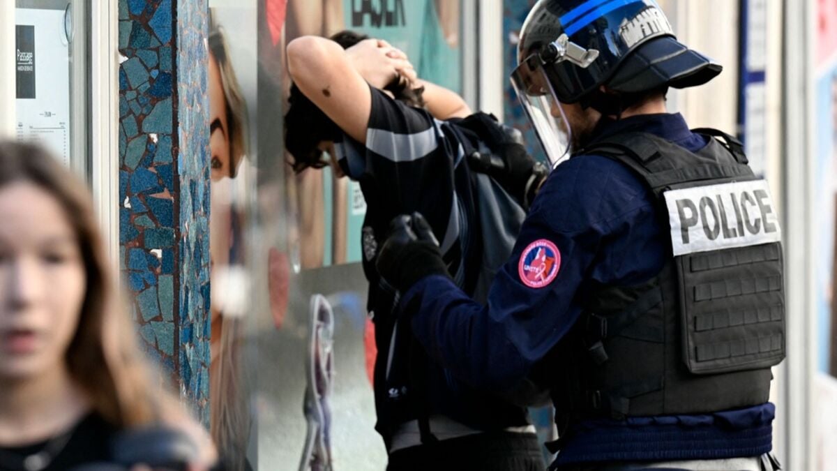French high school protests escalate as unions and political parties join demonstrations