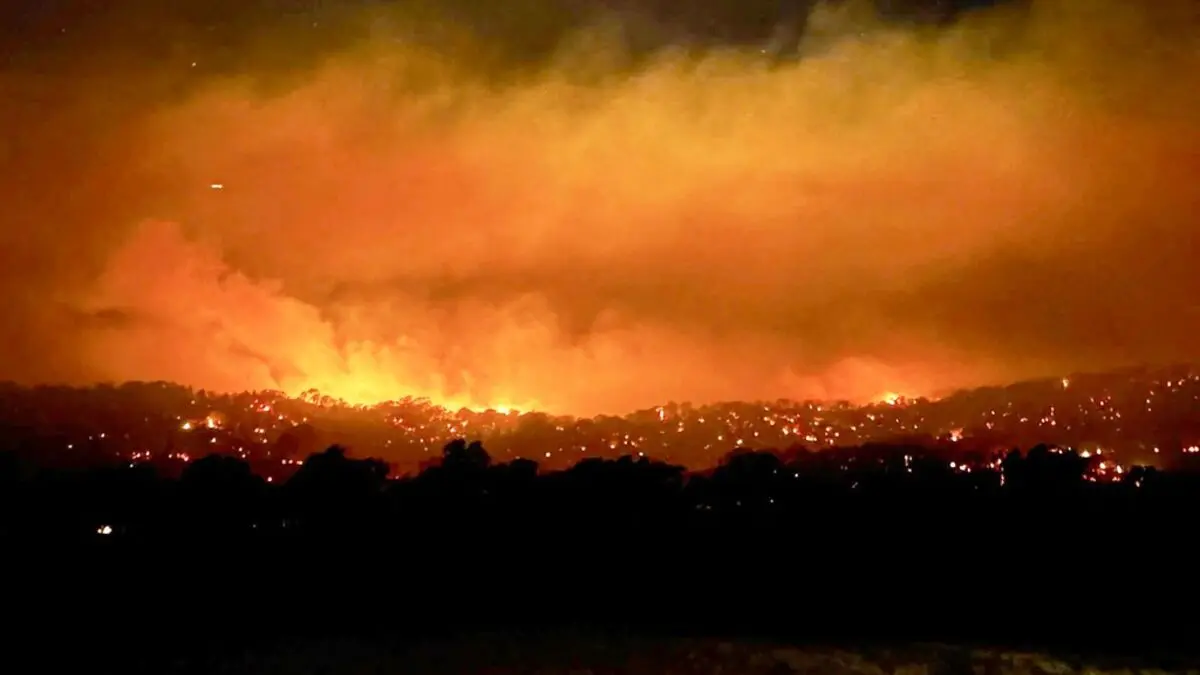 Australia holds its breath ahead of Friday as fires could become unstoppable, fire chief says