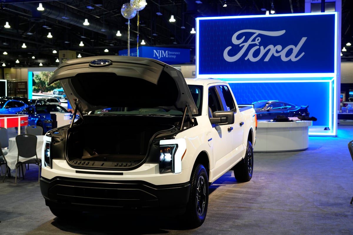 Ford Cuts 1,000 Jobs at Cologne Factory Amid Weak Electric Car Demand