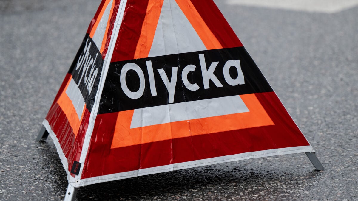 Military vehicle stuck under railway viaduct in Eldsberga, road and rail traffic stopped