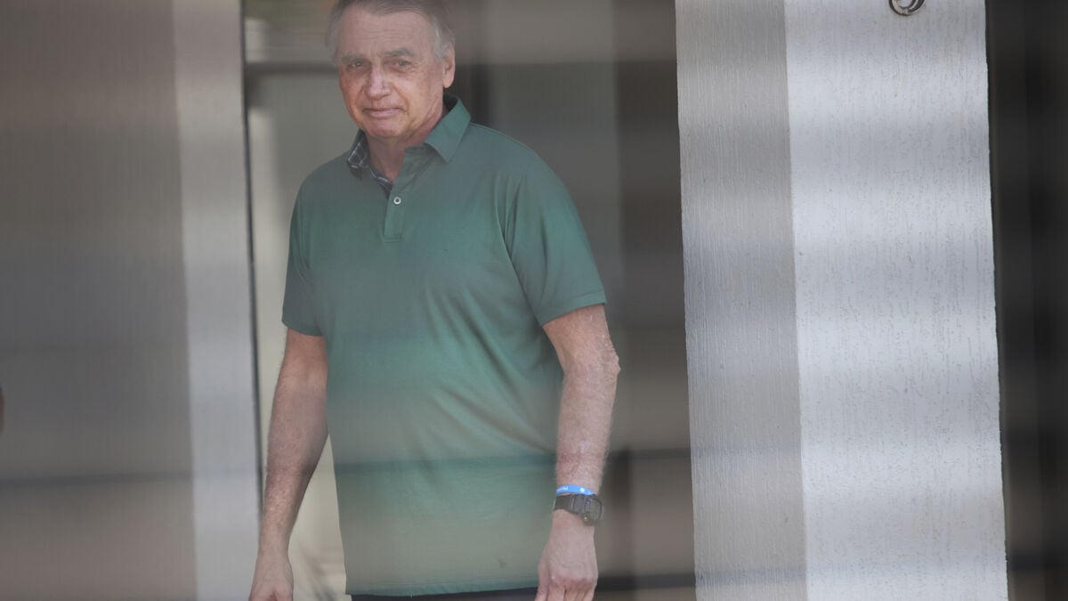 Bolsonaro released from hospital, returns to prison