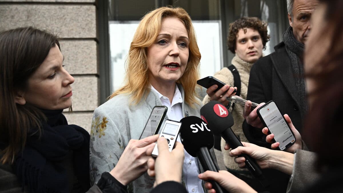 Center Party Faces Challenge in Finding New Leader After Hatt Resignation