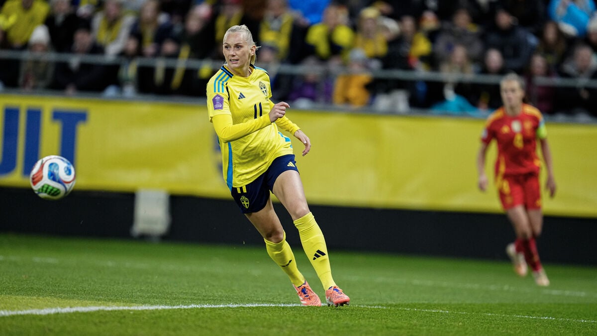 Double goal by Blackstenius