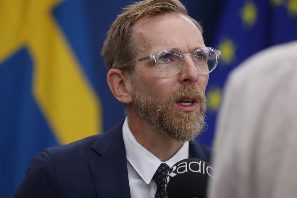 Government to Investigate Social Media Age Limits