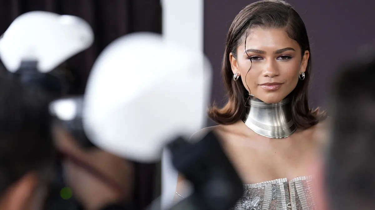 Then the hit series will have its season premiere