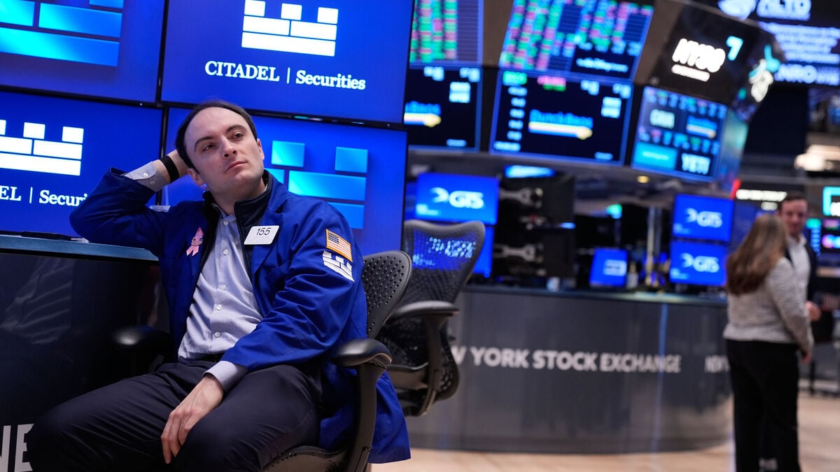 Financial crash expert: There are many signs now