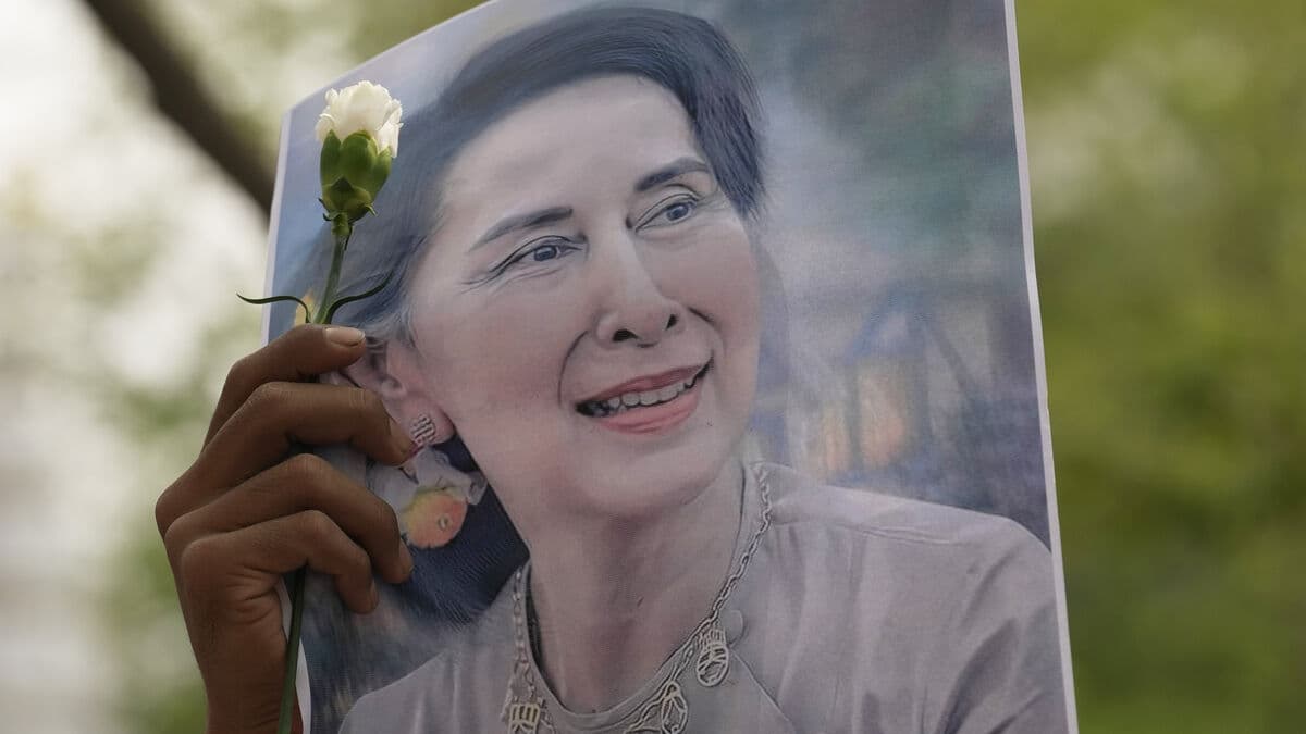 Nobel laureate Aung San Suu Kyi's sentence shortened, prisoners pardoned in Myanmar