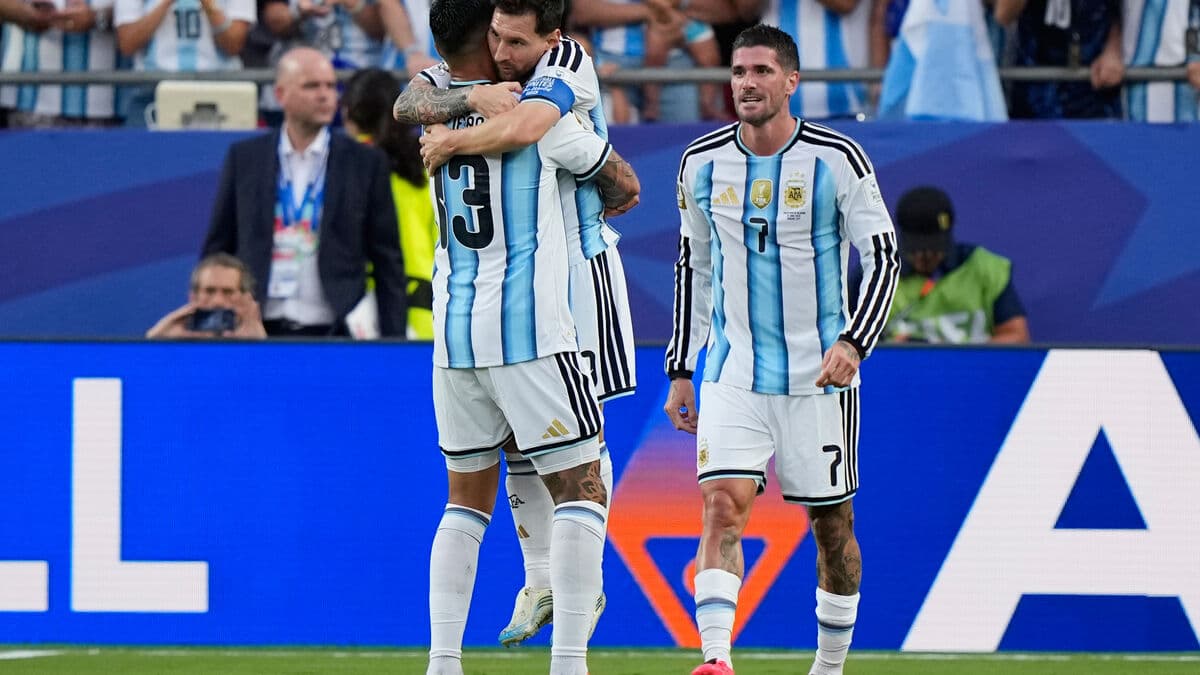 Messi made history and celebrated with a dream goal against Algeria
