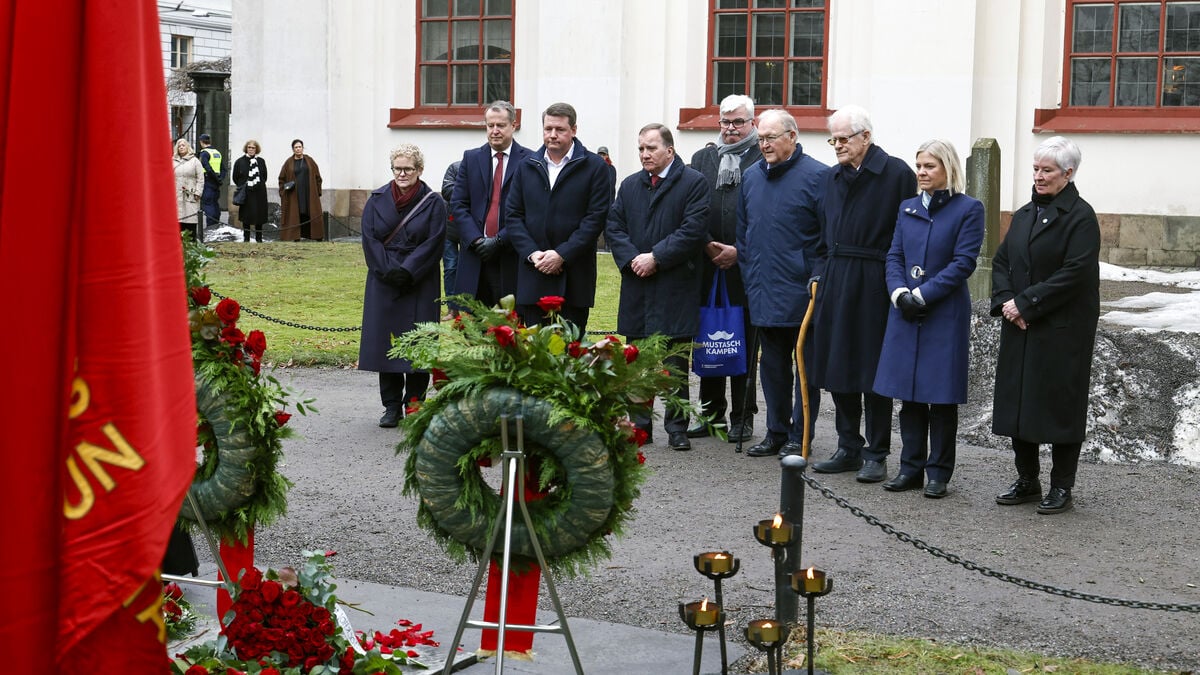 Gathered Social Democratic leaders honored Olof Palme