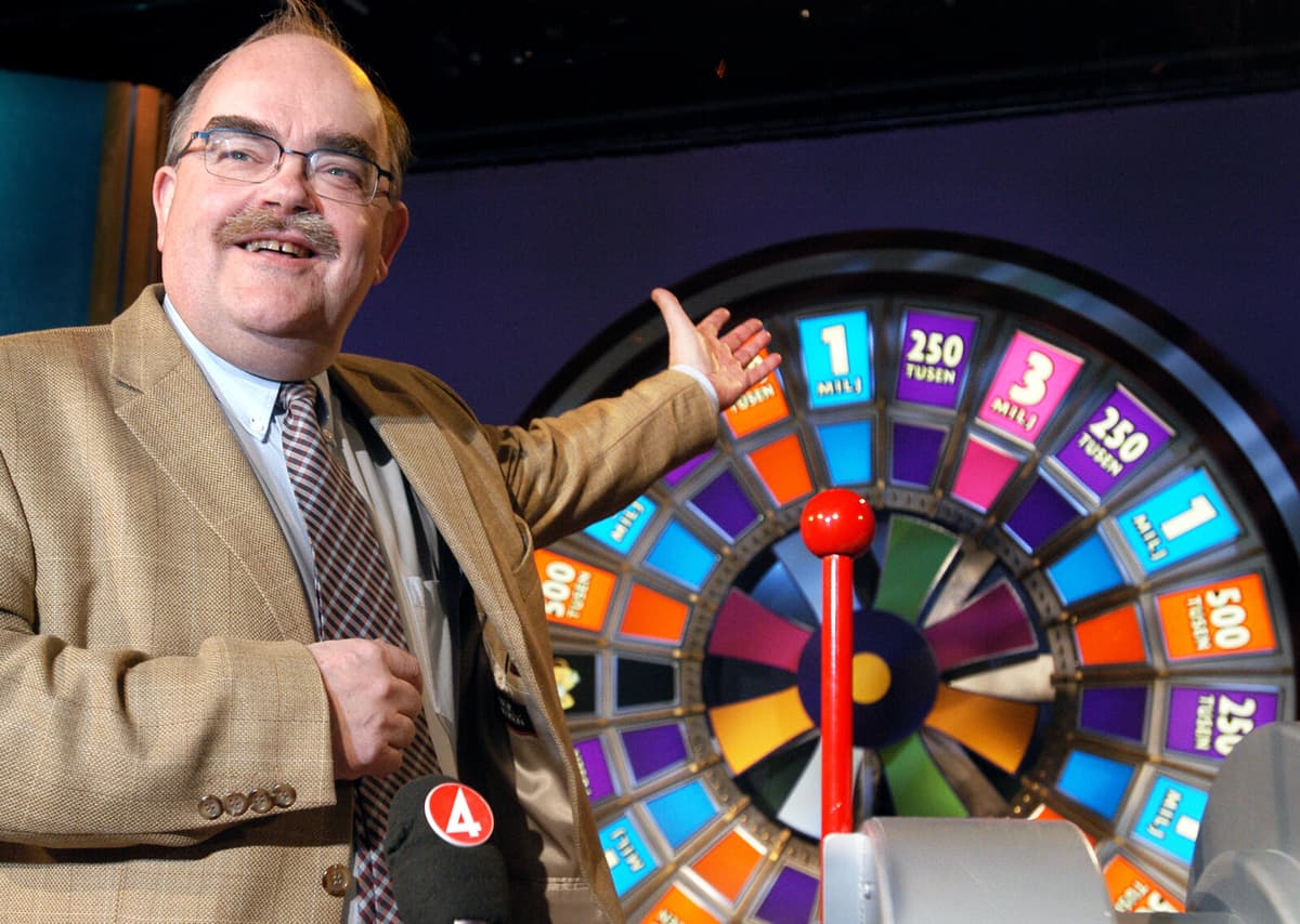 Everyone gets to say goodbye to "Loket"