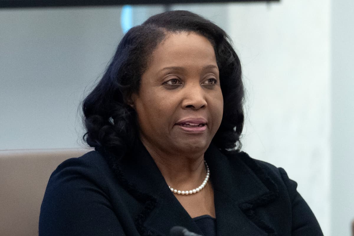 Trump Seeks Supreme Court Ruling on Federal Reserve Member's Fate