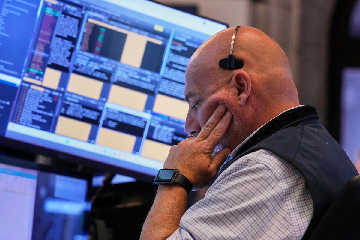 Wall Street Rises as Fed Holds Interest Rates Steady