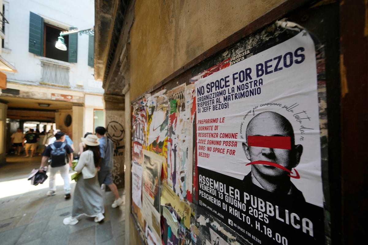 Protests Erupt Over Jeff Bezos' Lavish Venice Wedding