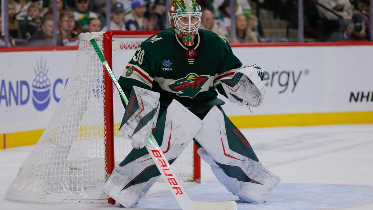 Wallstedt named rookie of the month