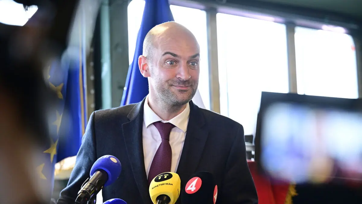 French foreign minister says drone incident was ridiculous