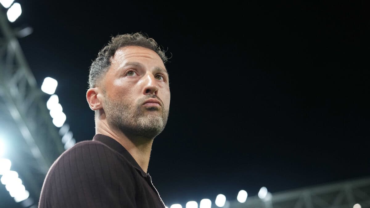 Holm's Bologna coach fired after four games