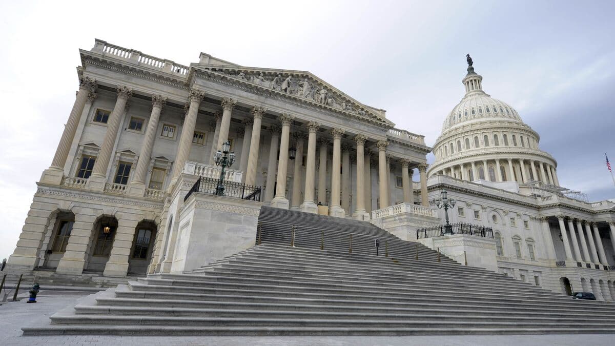 18-year-old armed man arrested outside the Capitol in Washington, D.C.