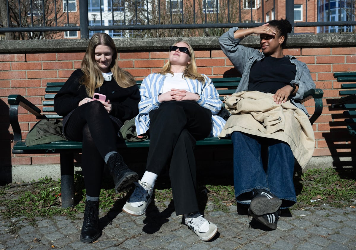 Sun-Seeking App Trend Raises Skin Cancer Concerns in Sweden