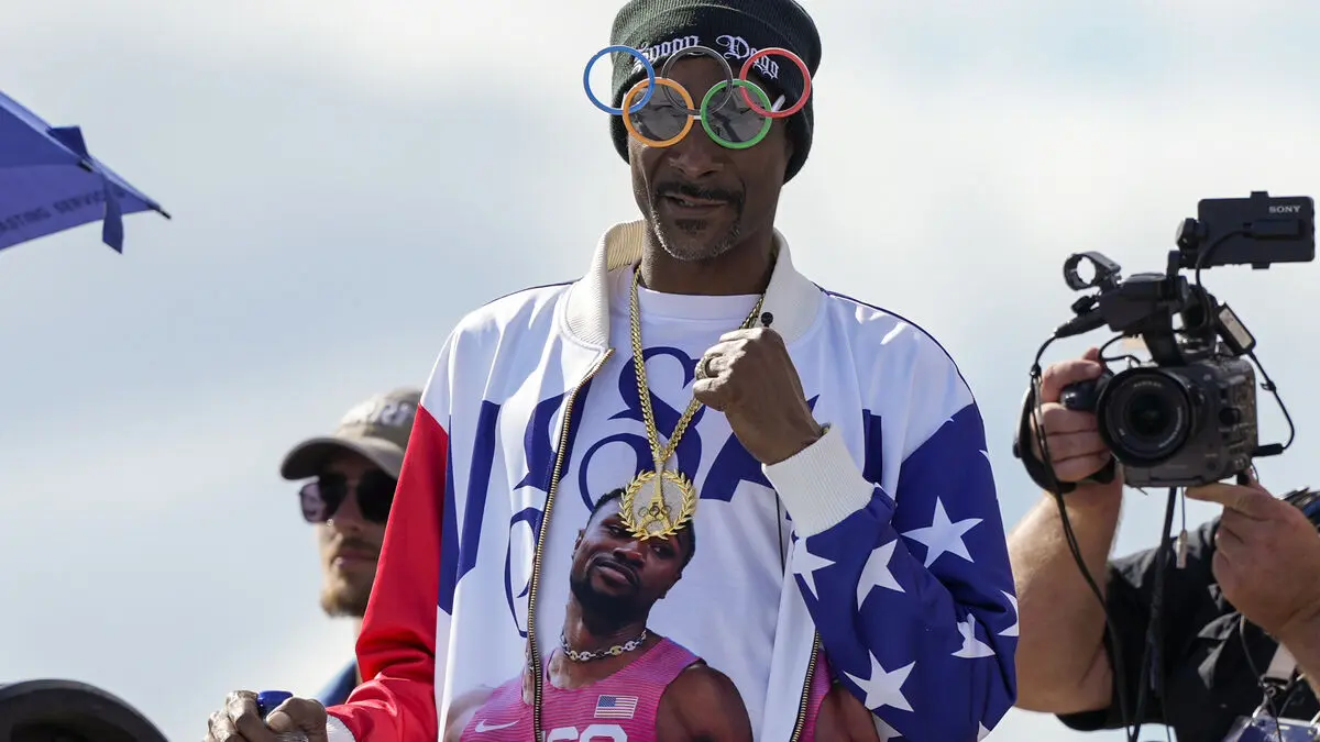 Snoop Dogg's new Olympic role: "In for lifting"