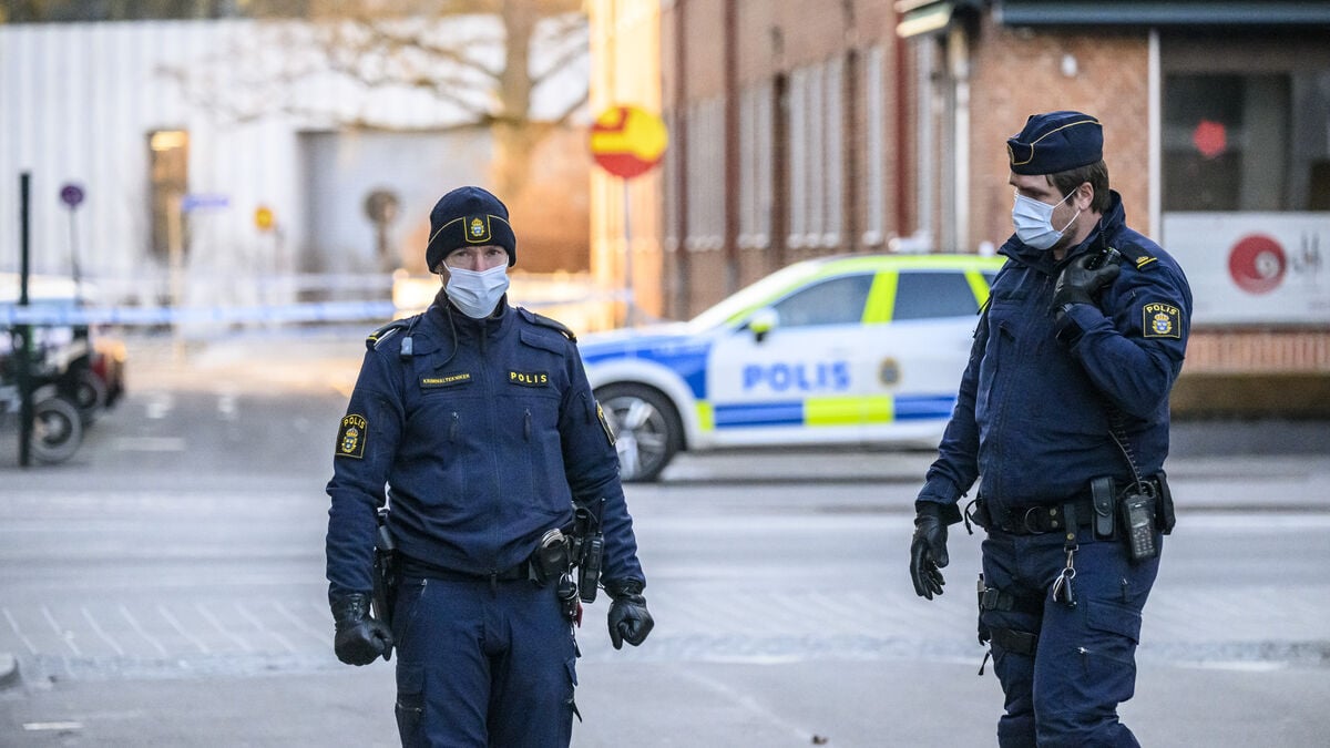 Man in his 30s stabbed in Malmö, has life-threatening injuries