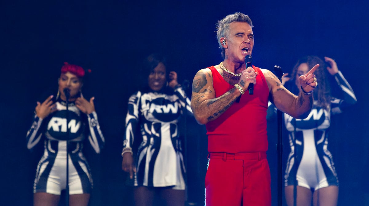 Robbie Williams Releases First Official Fifa Anthem "Desire"